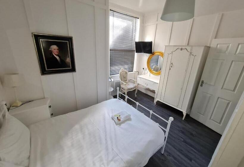 Номер Стандарт, Elmora House