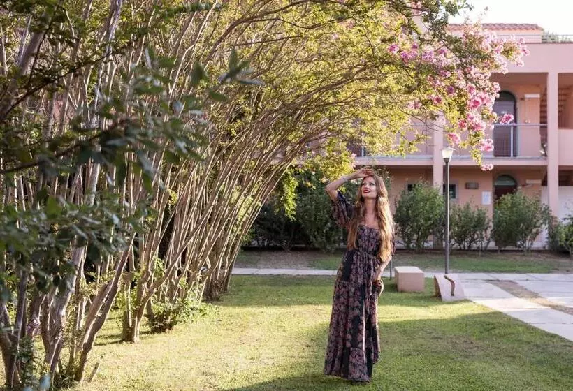 コンフォートトリプルルーム, Garden Toscana Resort