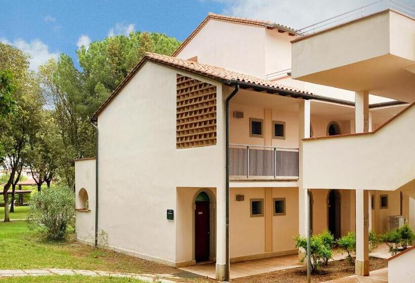 غرفة كومفورت ثلاثية, Garden Toscana Resort