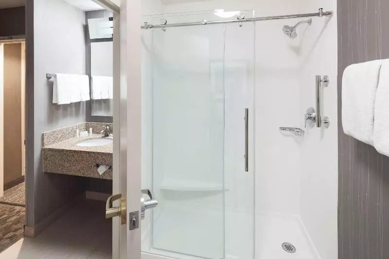 身障者適用スタンダードルーム, Hampton By Hilton London Croydon