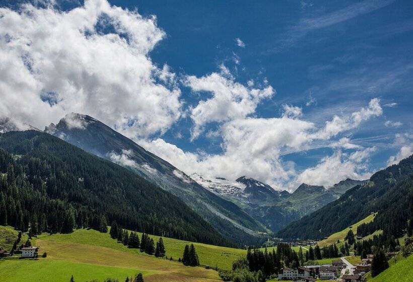 带山景的复式房间, Höhlenstein