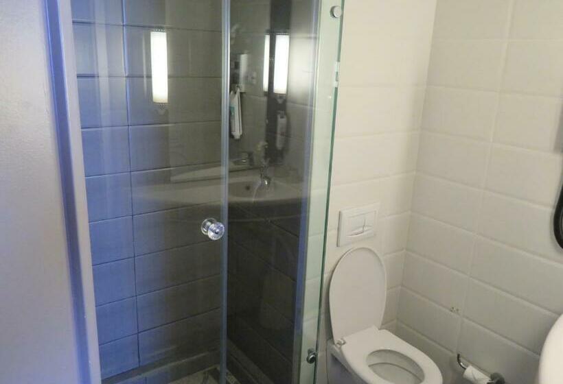 اتاق استاندارد با چشم‌انداز دریا, Ibis Oran Les Falaises