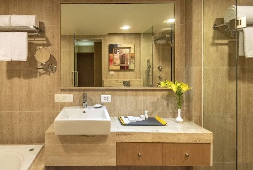 Suite, Radisson  Gurugram Sohna Road City Center