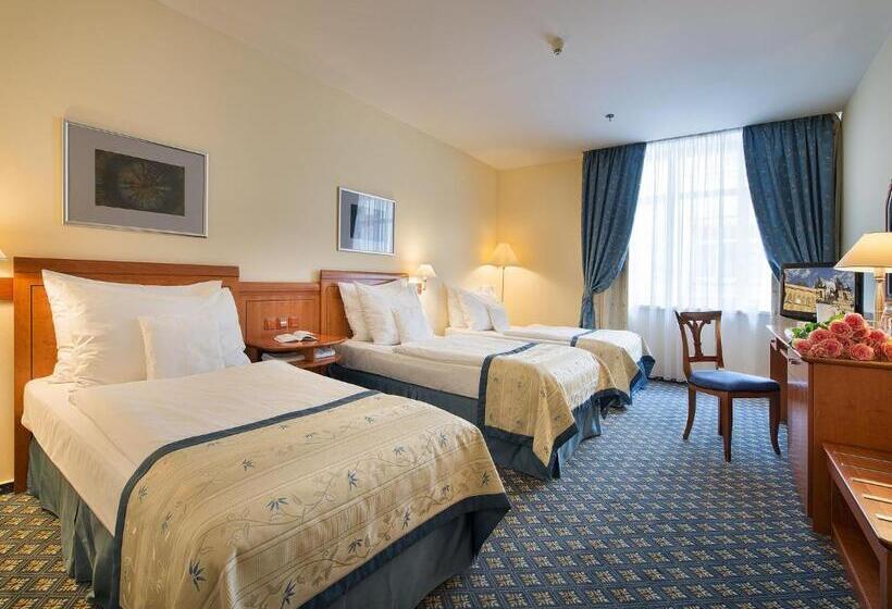 اتاق استاندارد سه نفره, Ramada Prague City Centre