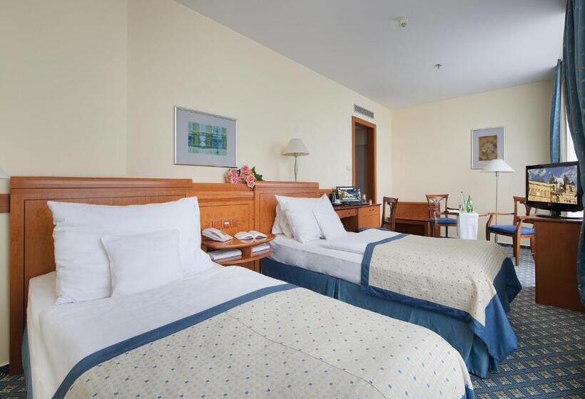 标准间带露台, Ramada Prague City Centre