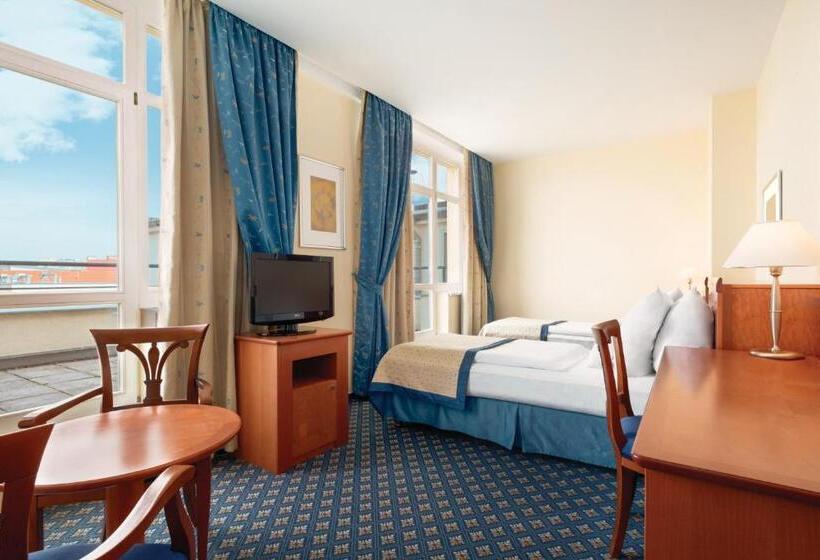 اتاق استاندارد با تراس, Ramada Prague City Centre