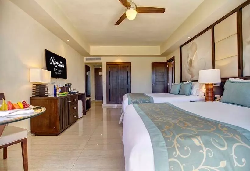 اتاق لوکس با چشم‌انداز دریا, Royalton Punta Cana, An Autograph Collection Allinclusive Resort & Casino