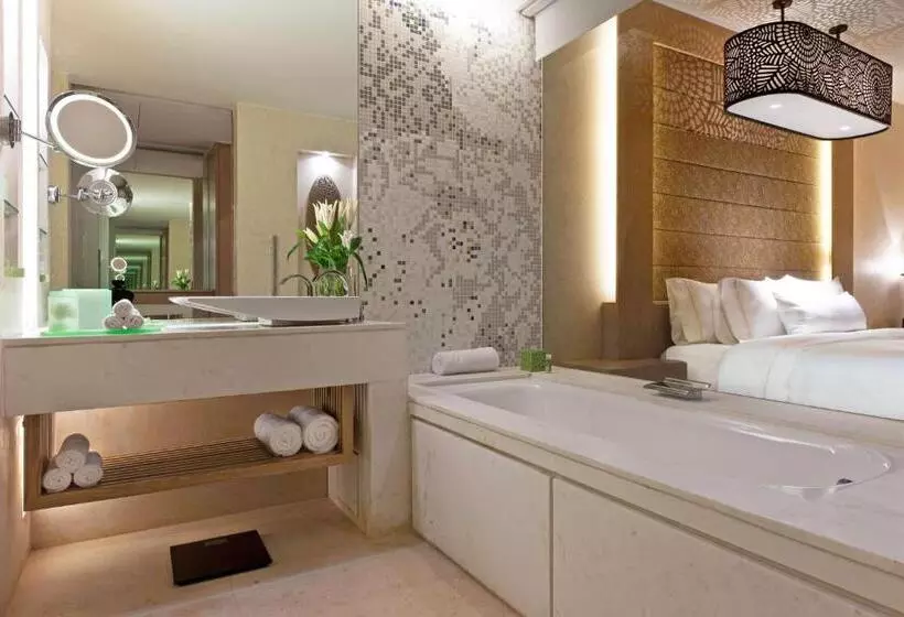 キングサイズベッド、シティビューデラックスルーム, The Westin Gurgaon, New Delhi
