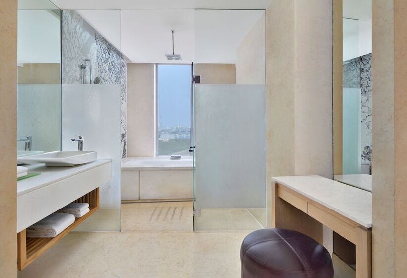 חדר קלאב, The Westin Gurgaon, New Delhi