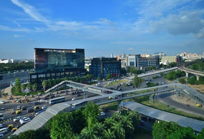带大床的俱乐部房间, The Westin Gurgaon, New Delhi
