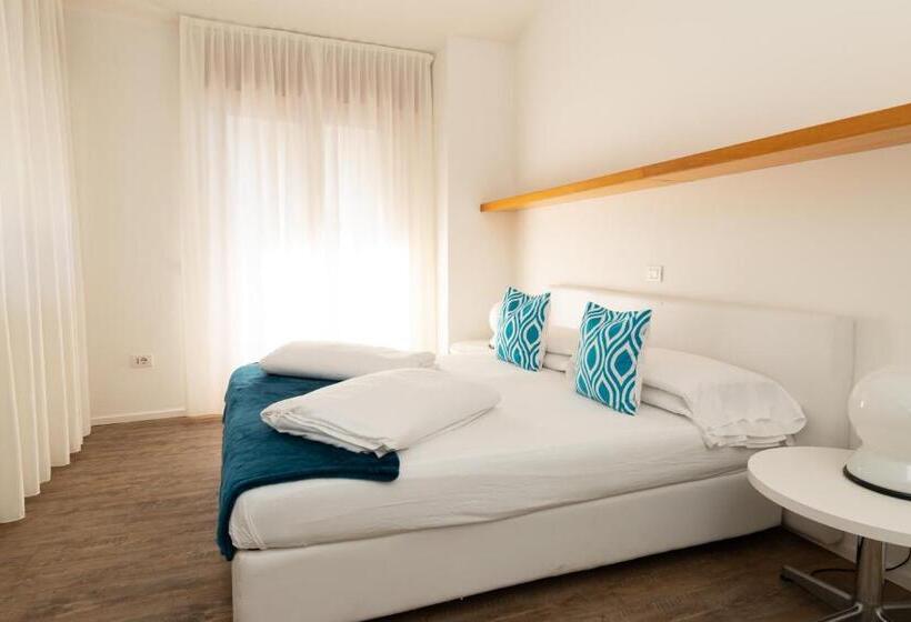 סטודיו קלאסי, Torbole Apart