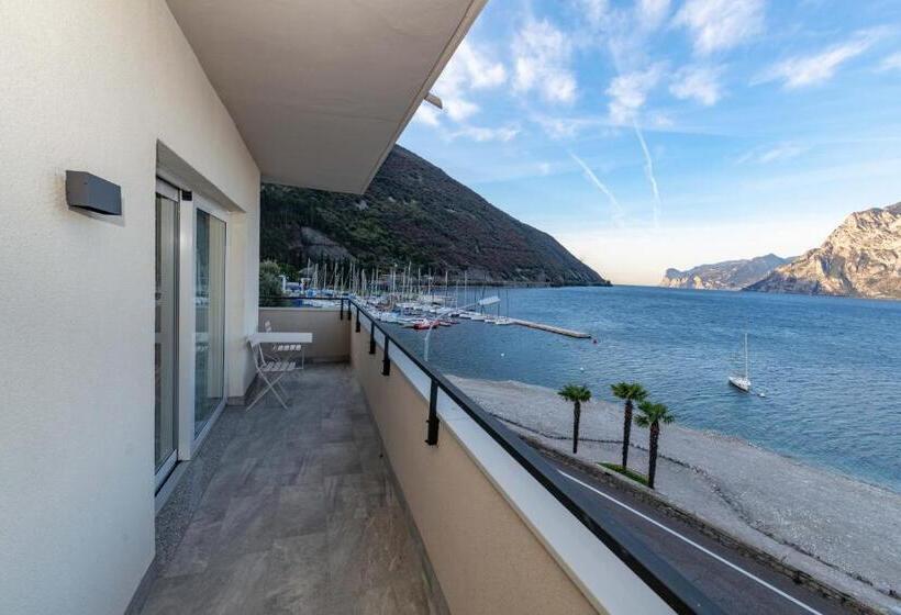 1 Bedroom Apartment Lake View, Torbole Apart