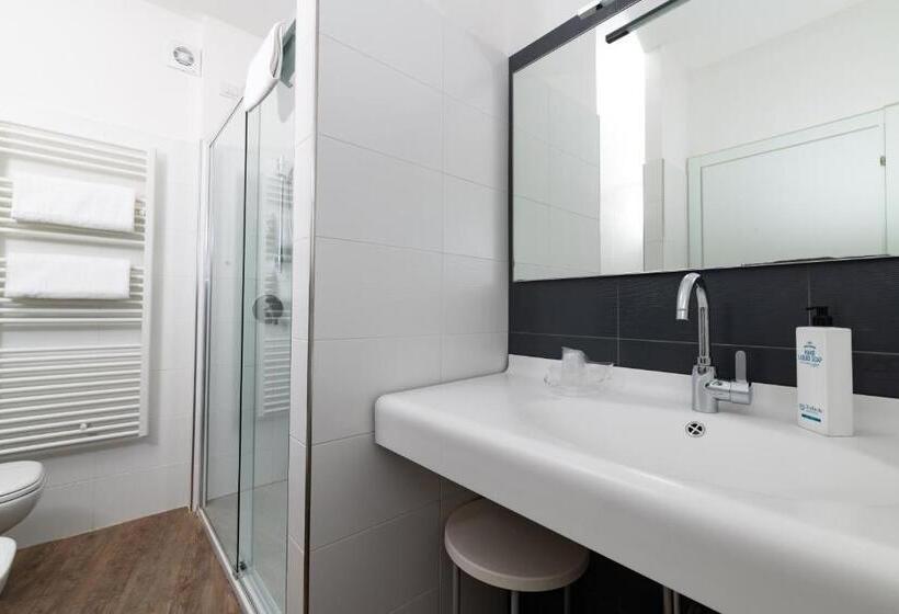 1 Bedroom Apartment Lake View, Torbole Apart