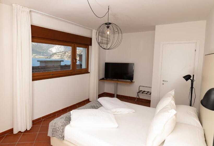 1 Bedroom Apartment Lake View, Torbole Apart