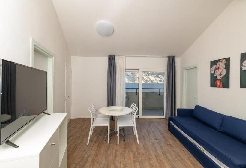 1 Bedroom Apartment Lake View, Torbole Apart