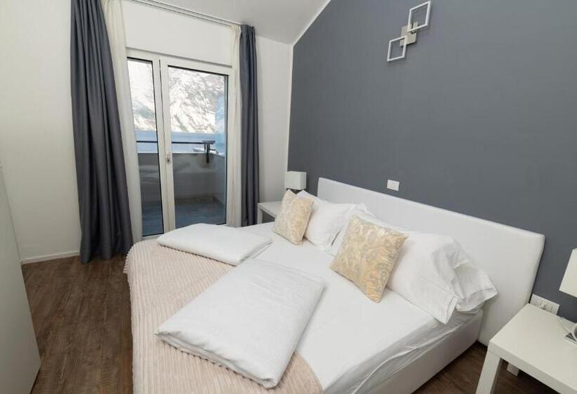 1 Bedroom Apartment Lake View, Torbole Apart