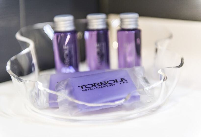 סטודיו קלאסי, Torbole Apart