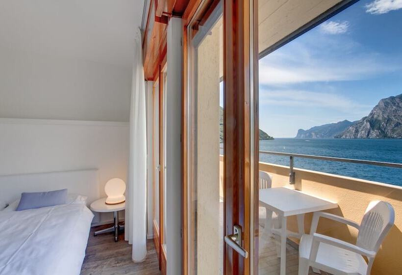 1 Bedroom Apartment Lake View, Torbole Apart