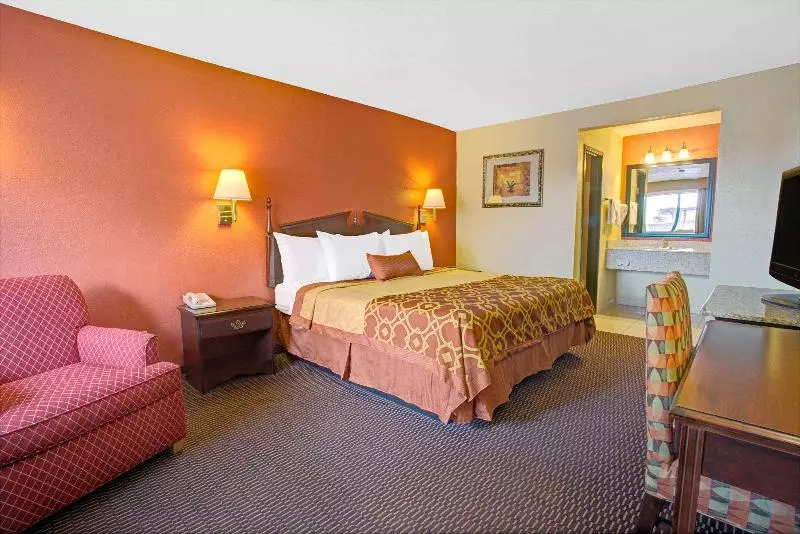 キングサイズベッドのスタンダードルーム, Travelodge By Wyndham Tucson Az