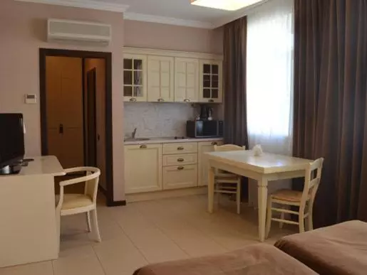 استودیوی استاندارد, Villa Kristina
