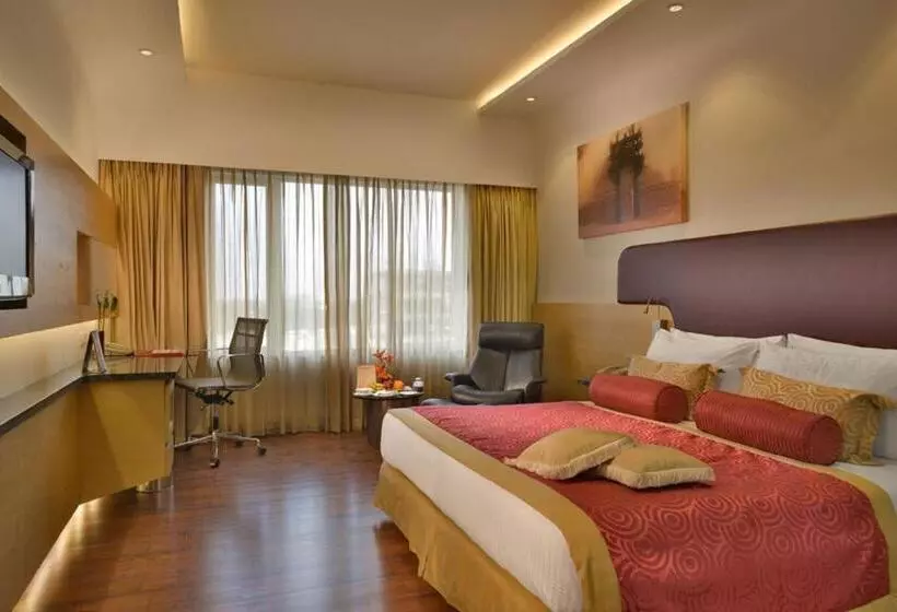 クイーンサイズベッドのエクゼクティブルーム, Vivanta Vadodara
