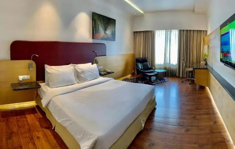 クイーンサイズベッドのエクゼクティブルーム, Vivanta Vadodara