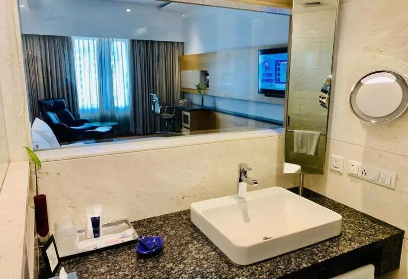 クイーンサイズベッドのエクゼクティブルーム, Vivanta Vadodara