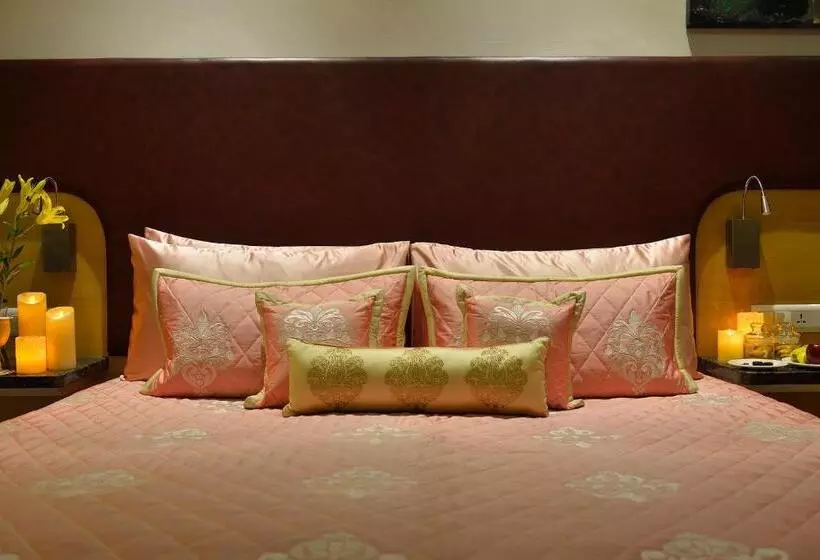 クイーンベッドのデラックスルーム, Vivanta Vadodara