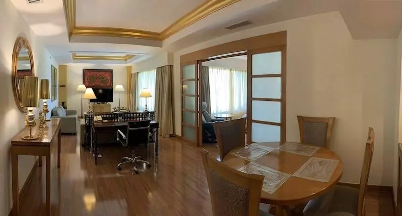 デラックススイート, Vivanta Vadodara