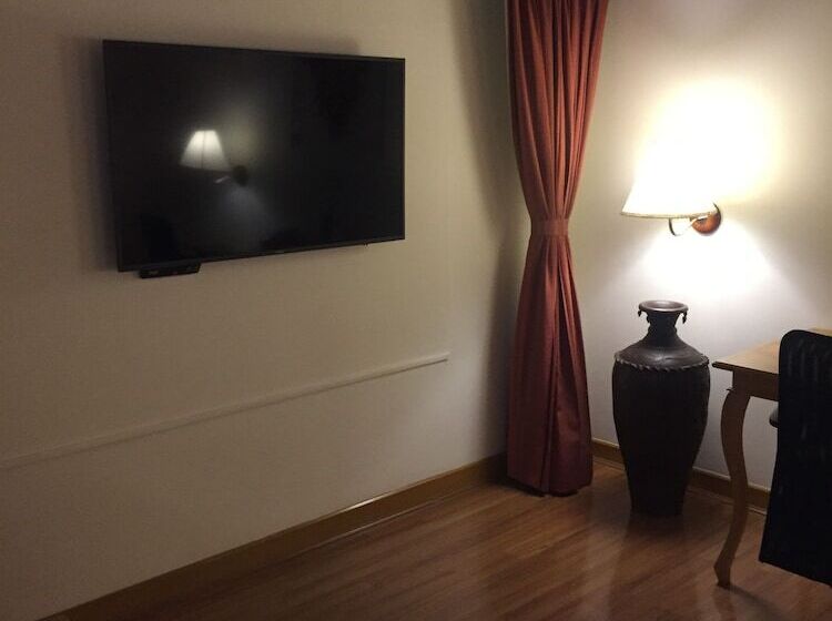 سوییت اجرایی, Vivanta Vadodara