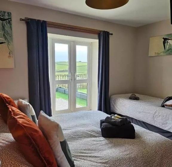 Standard Room King Size Bed, Widemouth Manor