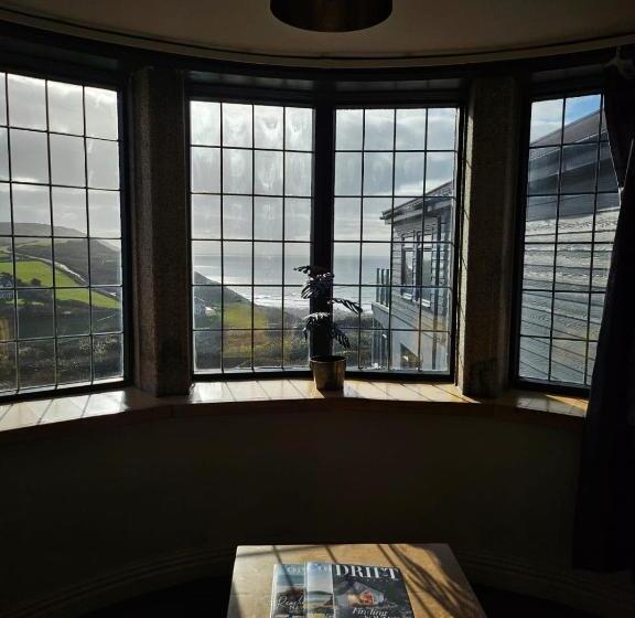 Superior Room King Size Bed, Widemouth Manor