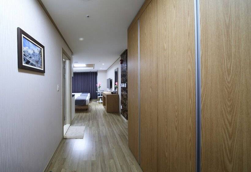 Номер Deluxe, Incheon The Hotel Yeongjong