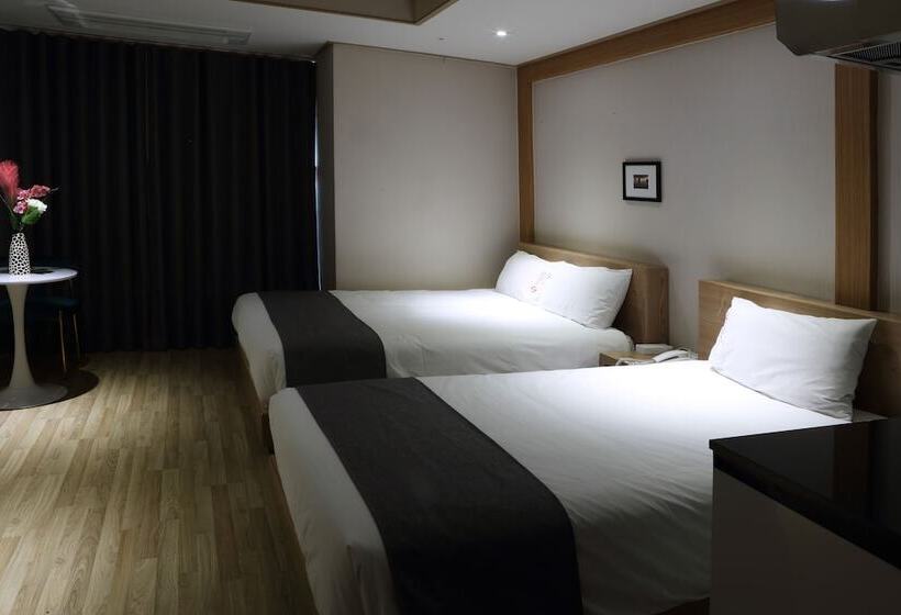 Номер Deluxe, Incheon The Hotel Yeongjong