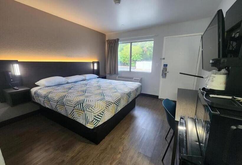 带大床的豪华间, Motel 6 Venice, Fl