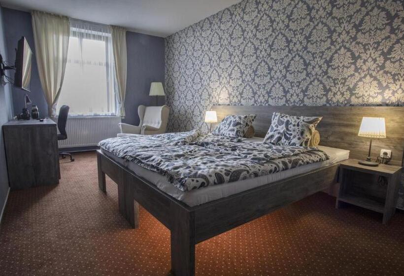 스탠다드 룸, Restaurace Stará Lípa