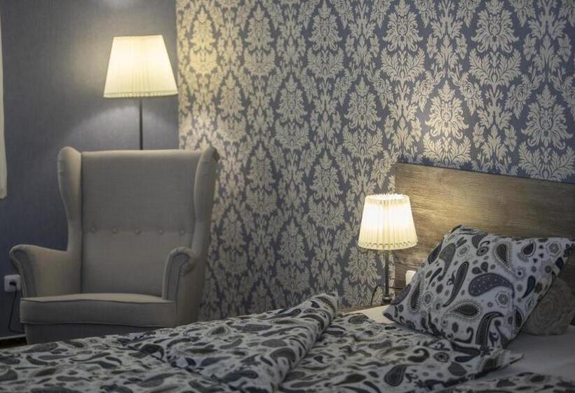 스탠다드 룸, Restaurace Stará Lípa