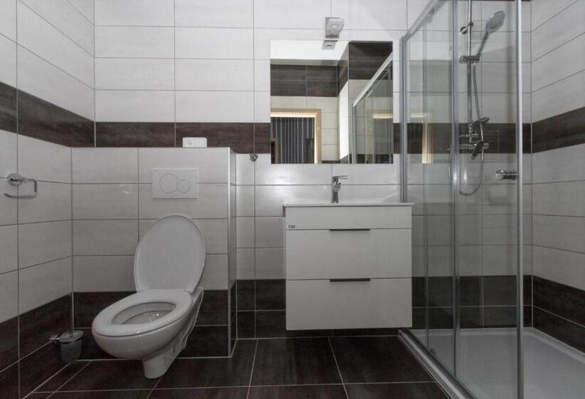 스탠다드 룸, Restaurace Stará Lípa