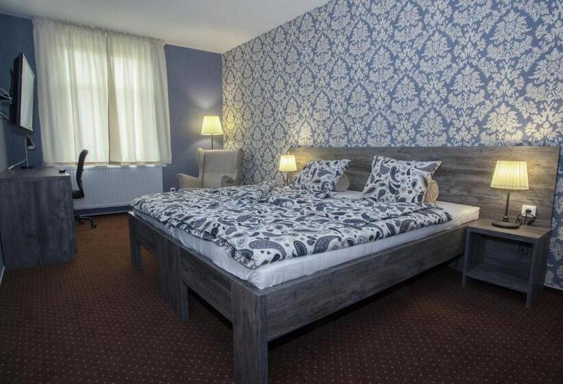 스탠다드 룸, Restaurace Stará Lípa