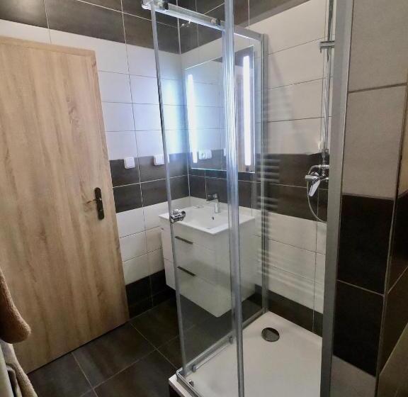 스탠다드 룸, Restaurace Stará Lípa