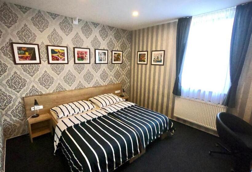 스탠다드 룸, Restaurace Stará Lípa