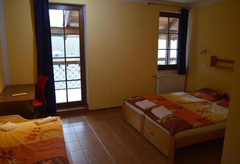 スタンダードトリプルルーム, Chata Ramzovské Sedlo