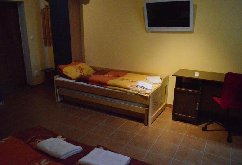 スタンダードトリプルルーム, Chata Ramzovské Sedlo