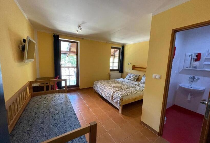 スタンダードトリプルルーム, Chata Ramzovské Sedlo