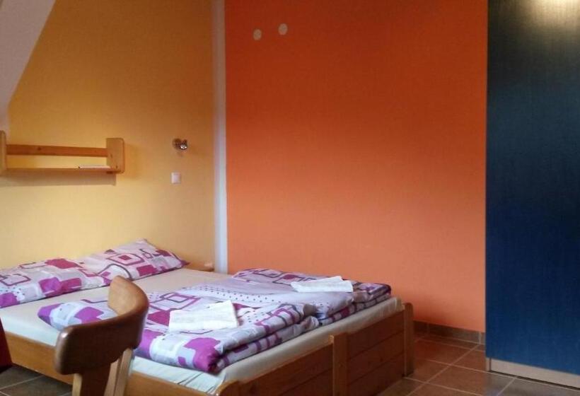 スタンダード４人部屋, Chata Ramzovské Sedlo