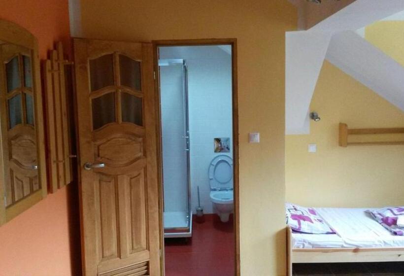 スタンダード４人部屋, Chata Ramzovské Sedlo