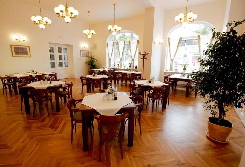 스탠다드 룸, Pod Zeleným Dubem