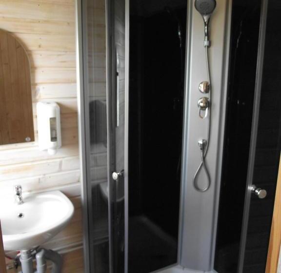 اتاق استاندارد با سرویس بهداشتی مشترک, Paide B&b