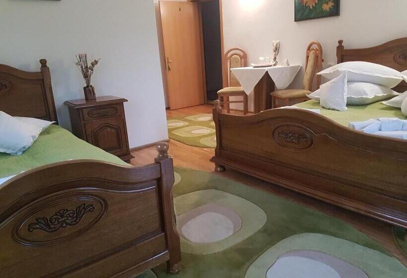 스탠다드 트리플 룸, Grandemi Belvedere Bucovina