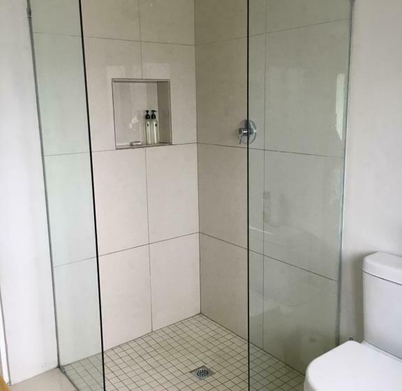 اتاق سوپریور خانوادگی, Pollock S B&b